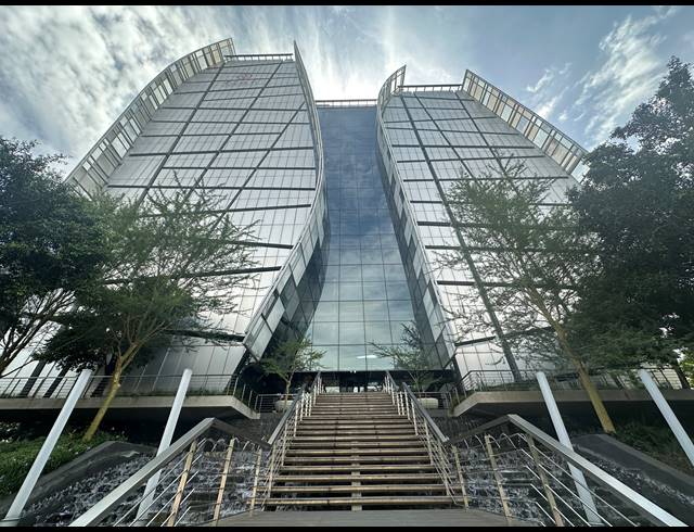 423M² OFFICE TO LET IN SANDTON CENTRAL